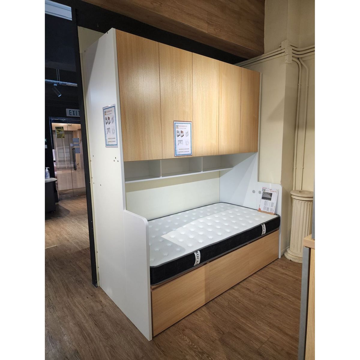 #518, 橫衣櫃地台床